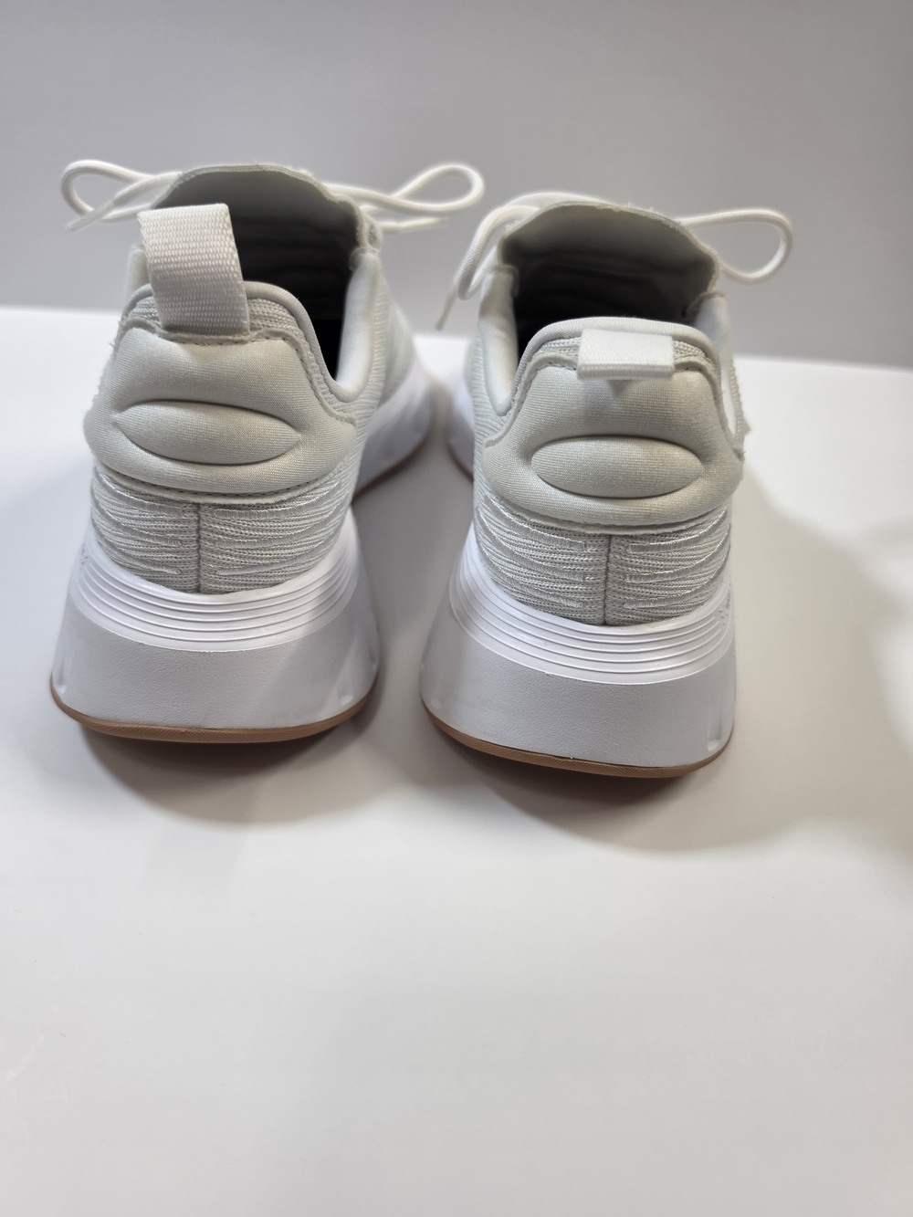 Adidas Swift Run 23 Women's White Gold Athletic Running Sneakers Size 8 IG4715 - Picture 4 of 9